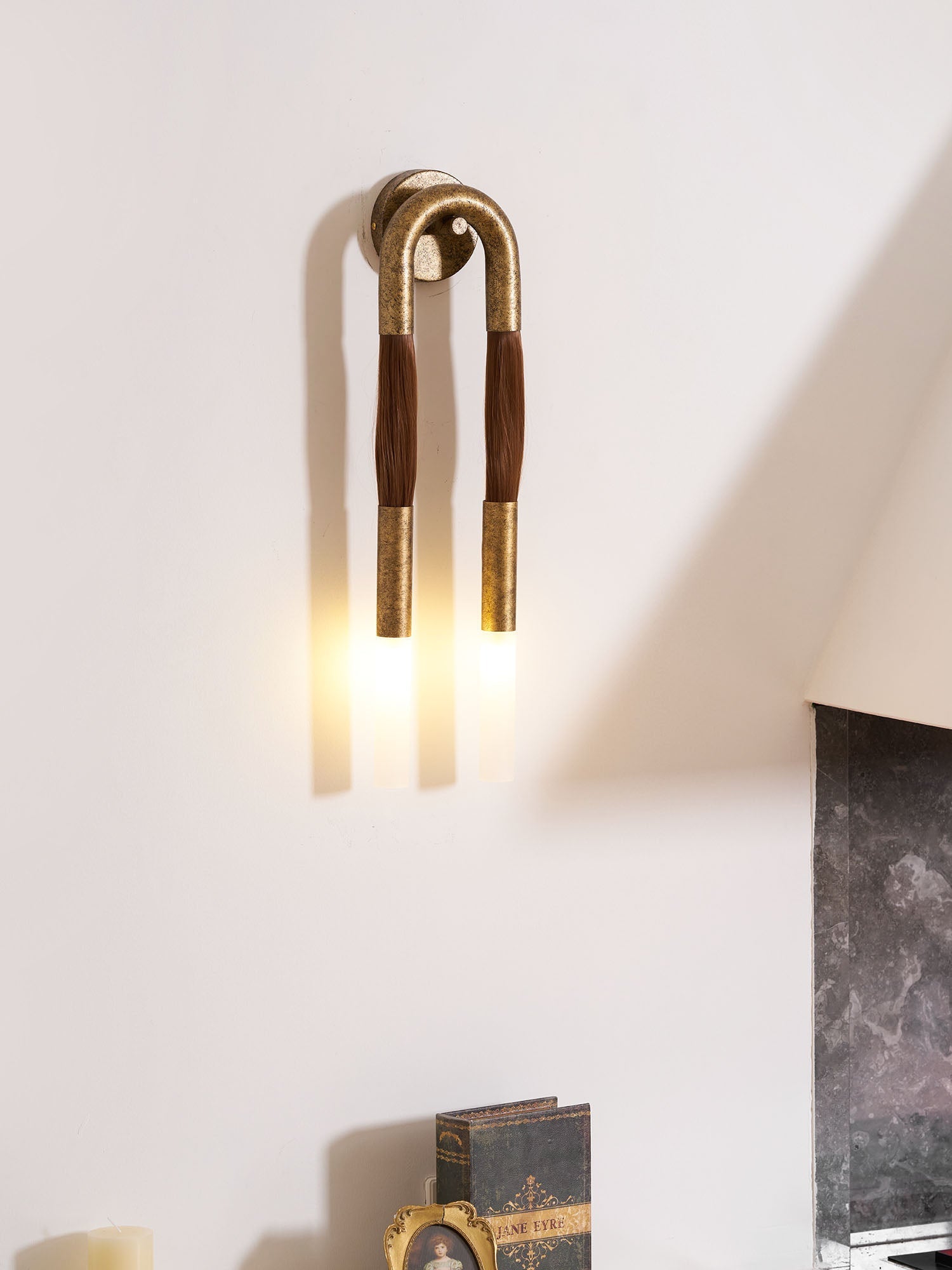 Comtesse vegglampe i akryl med frynser | Ormexis
