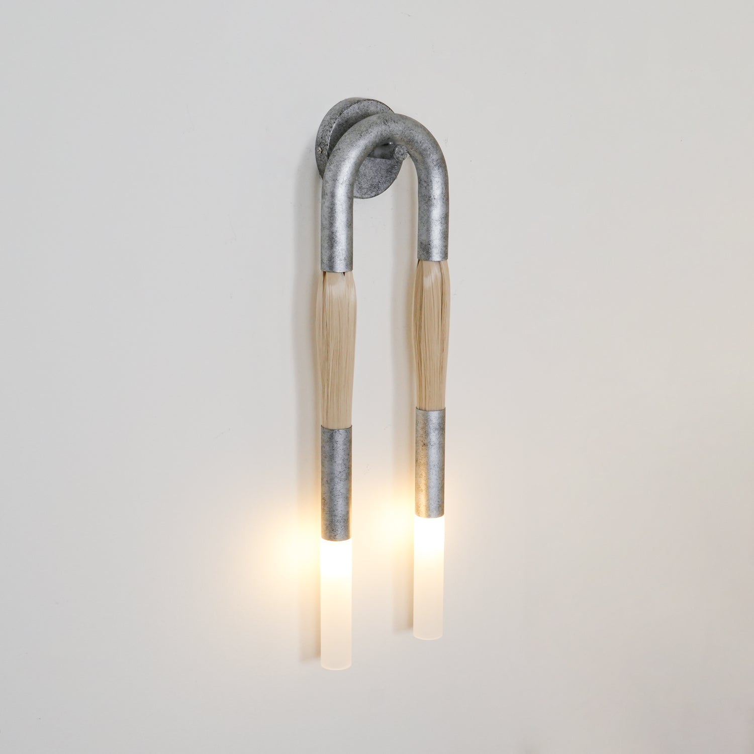 Comtesse vegglampe i akryl med frynser | Ormexis