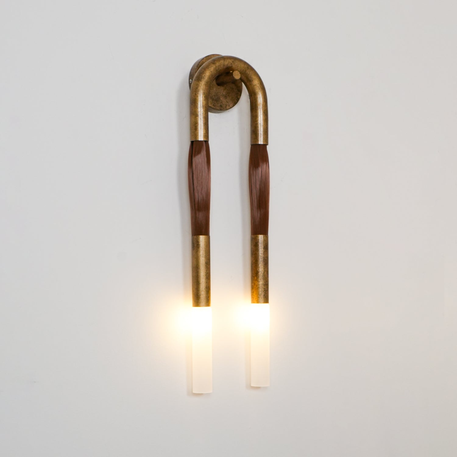 Comtesse vegglampe i akryl med frynser | Ormexis