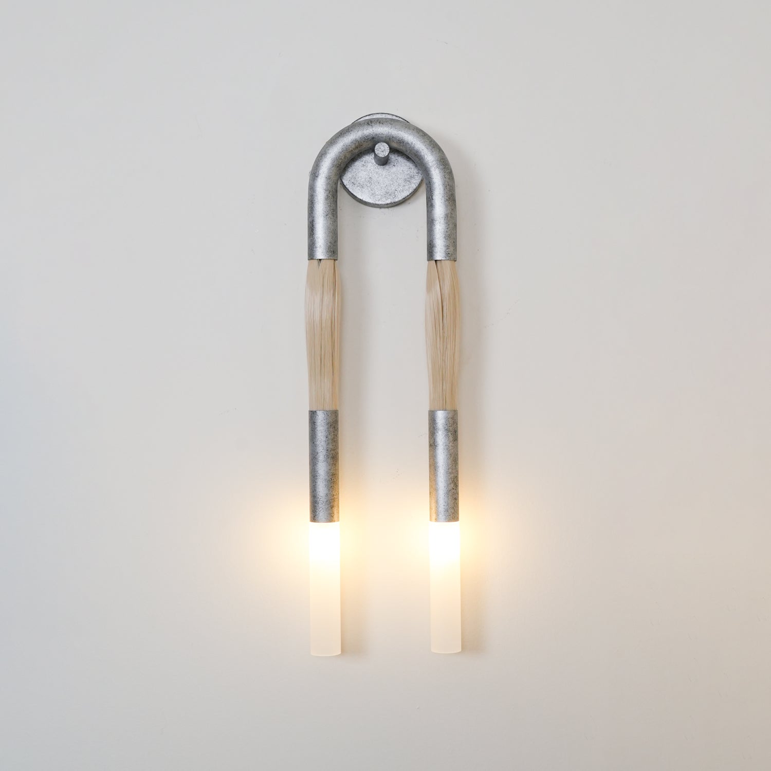 Comtesse vegglampe i akryl med frynser | Ormexis