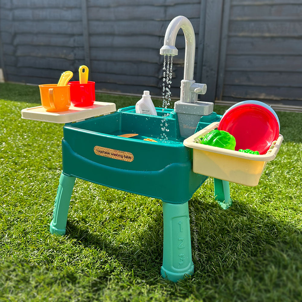 Interaktives Kinder-Spülbecken-Spielset mit zirkulierendem Wasserhahn und 19 Zubehörteilen
