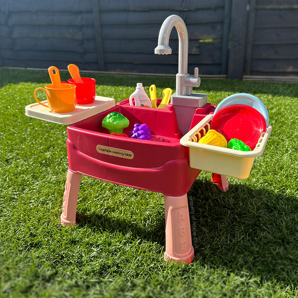 Interaktives Kinder-Spülbecken-Spielset mit zirkulierendem Wasserhahn und 19 Zubehörteilen