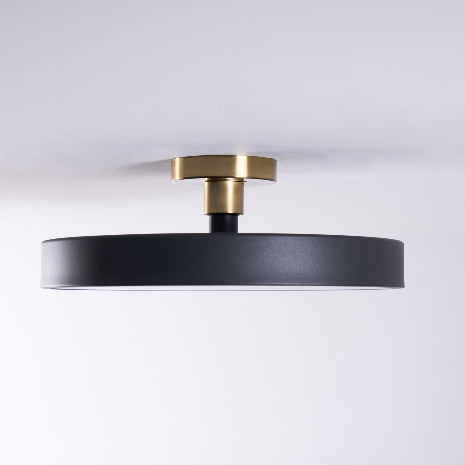 Vantira Disc Glow Ceiling Light | Ormexis
