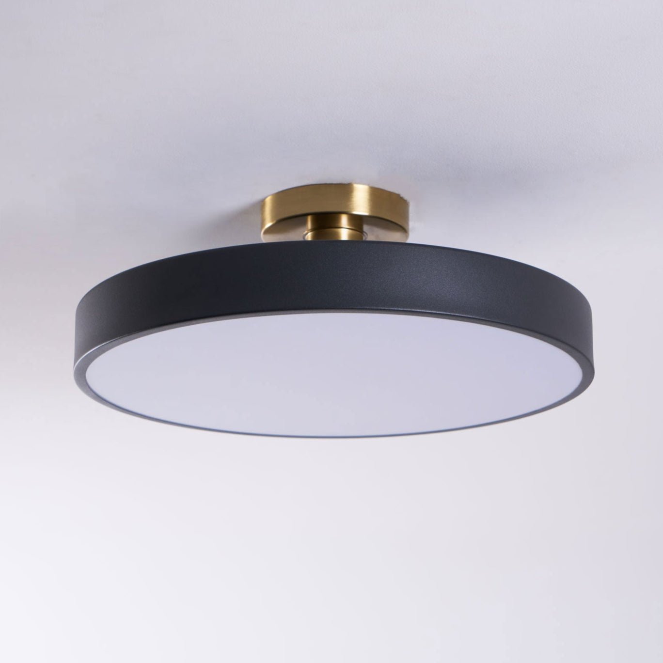 Vantira Disc Glow Ceiling Light | Ormexis