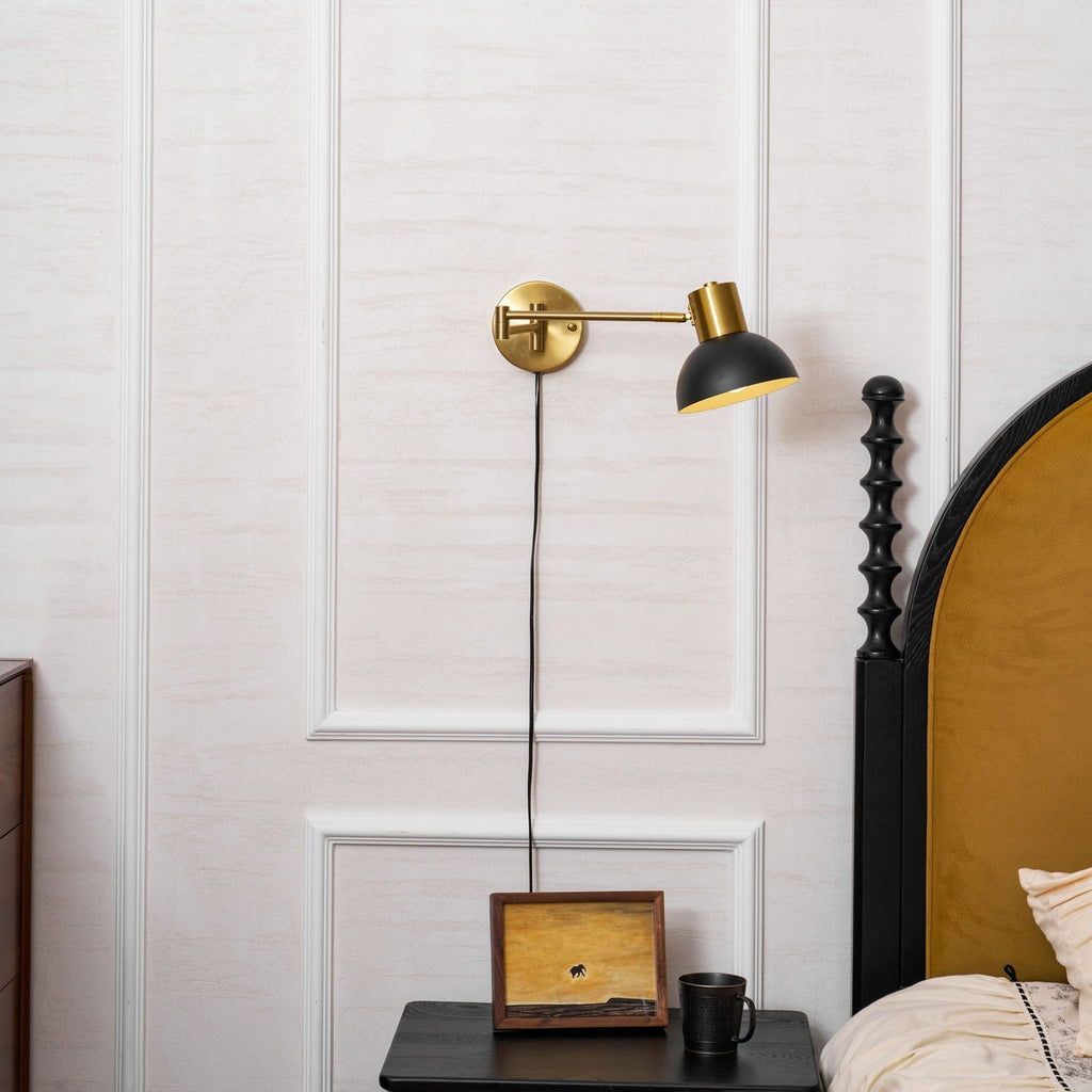Lámpara de pared metálica enchufable con brazo articulado | Ormexis