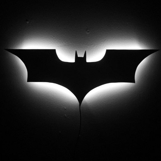 Applique murale Batman moderne avec LED changeant de couleur et télécommande sans fil