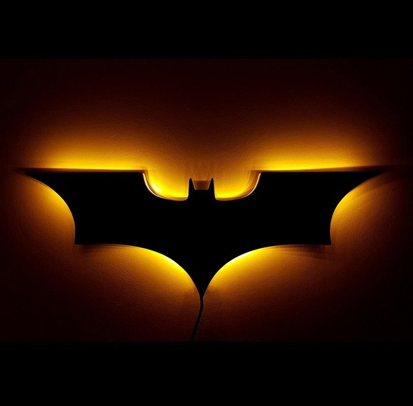 Applique murale Batman moderne avec LED changeant de couleur et télécommande sans fil