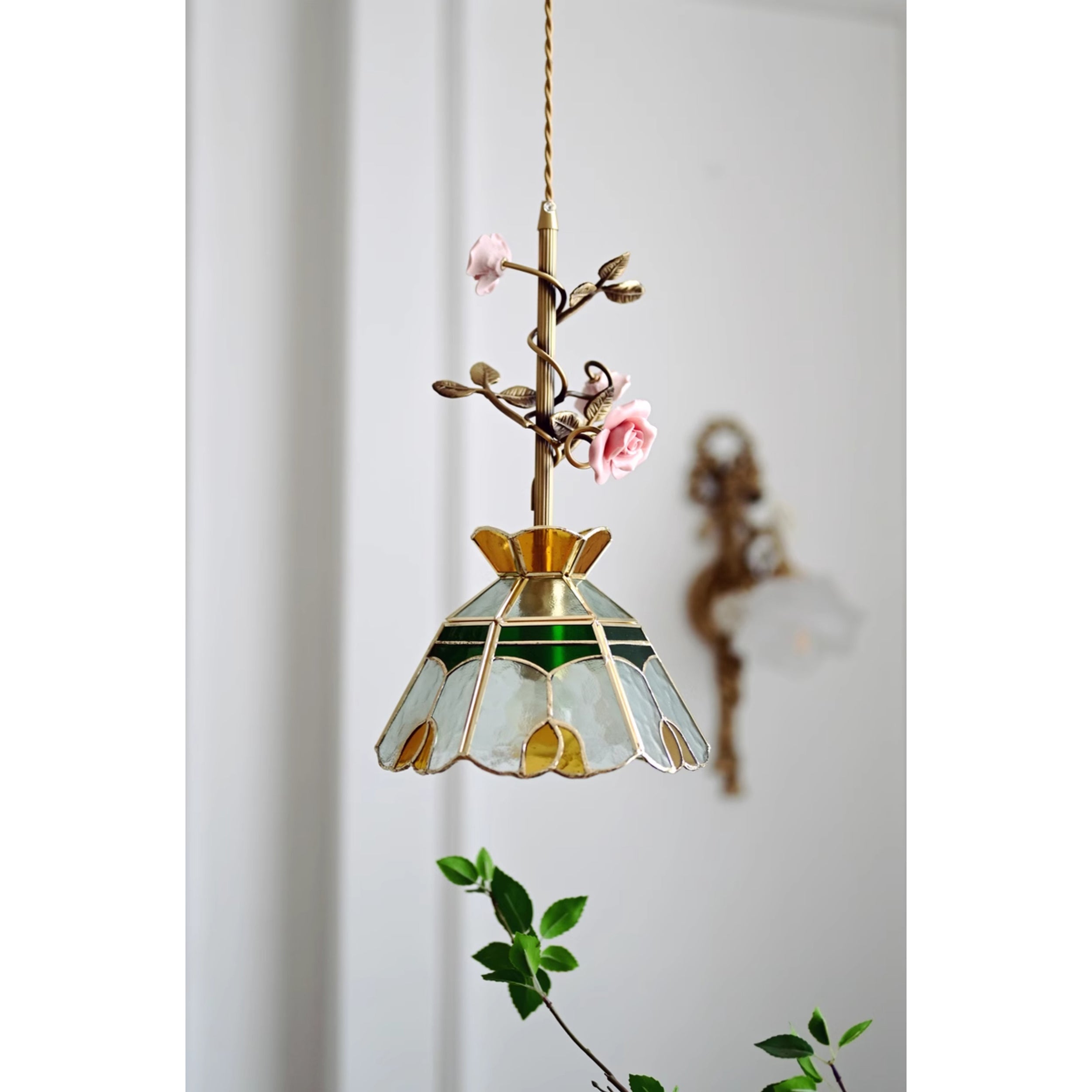Romantic Botanical Pendant Light | Ormexis