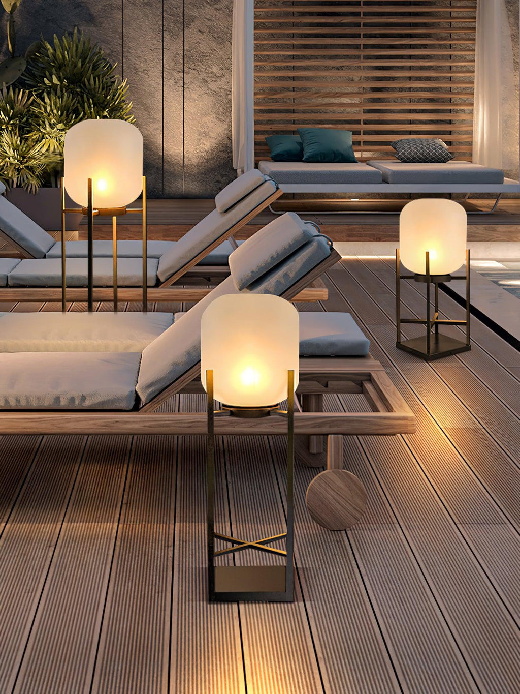Opal Diffuser Outdoor Floor Lamp | Ormexis