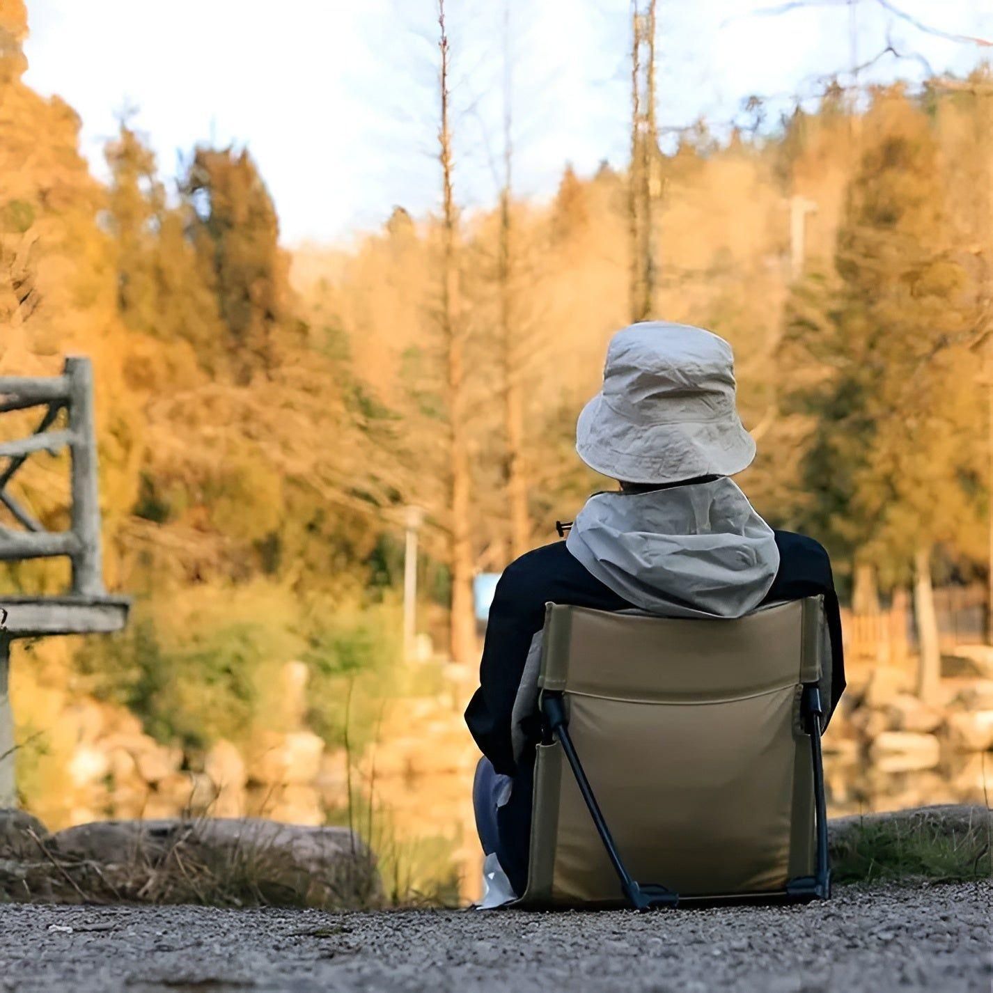 Cadeira LeisureFold: Assento Dobrável Ultraligeiro para Conforto ao Ar Livre