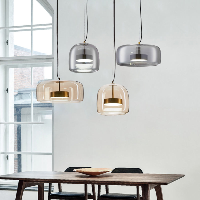 Závěsné skleněné svítidlo Aurelia pro moderní domovy a elegantní interiéry