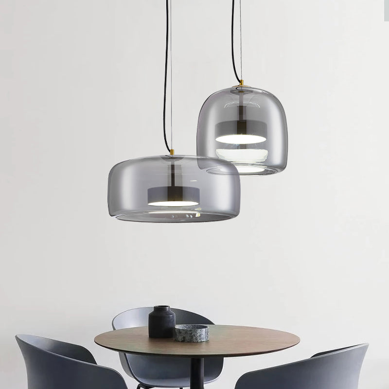 Závěsné skleněné svítidlo Aurelia pro moderní domovy a elegantní interiéry