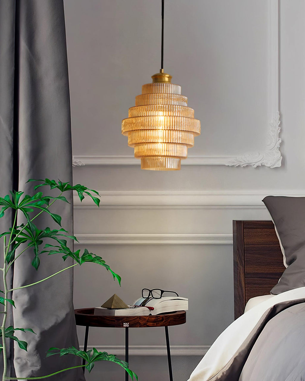 Vintage Tiered Glass Pendant Lamp | Ormexis