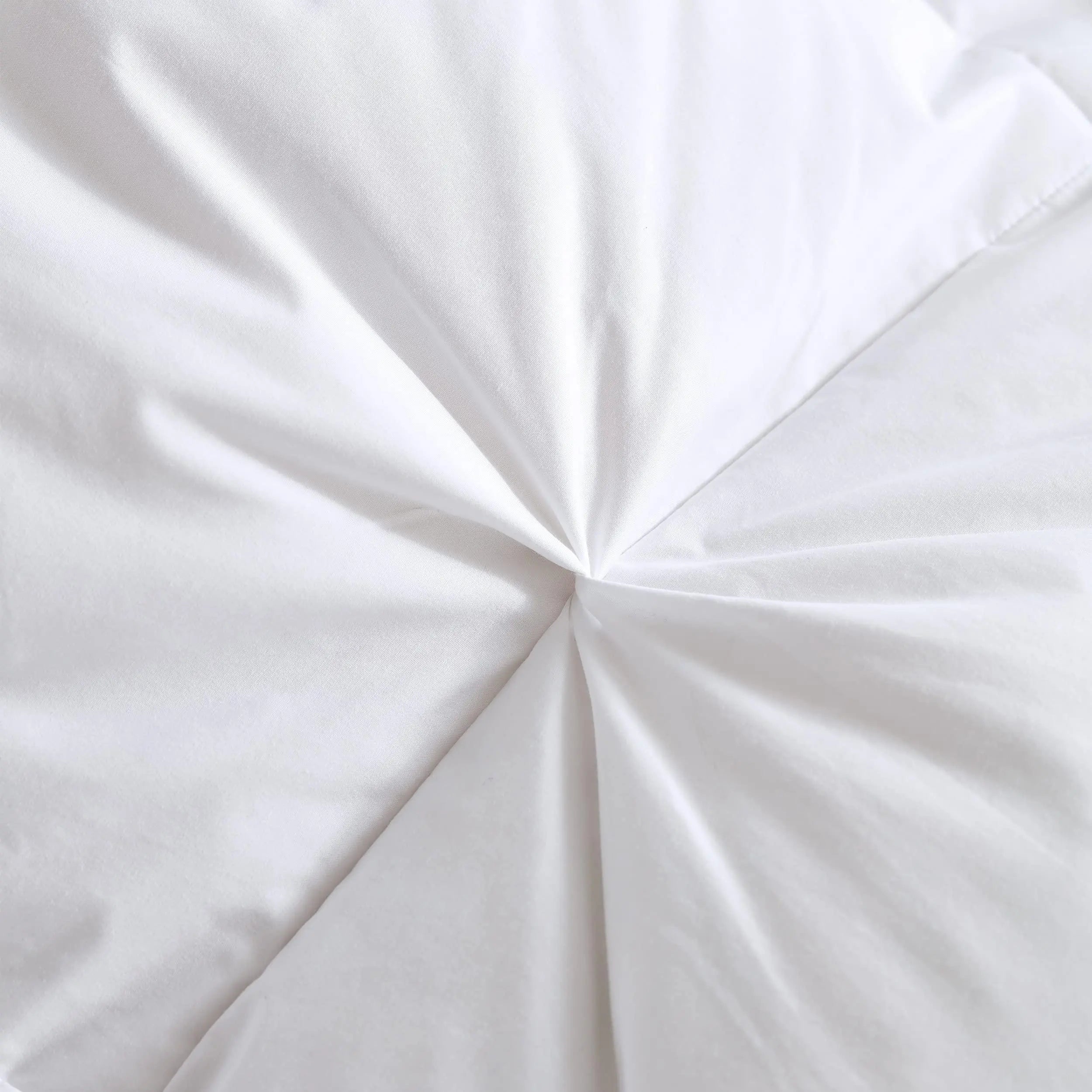 Luxurious Goose Down Duvet With Pinch Pleat For All-Season Comfort