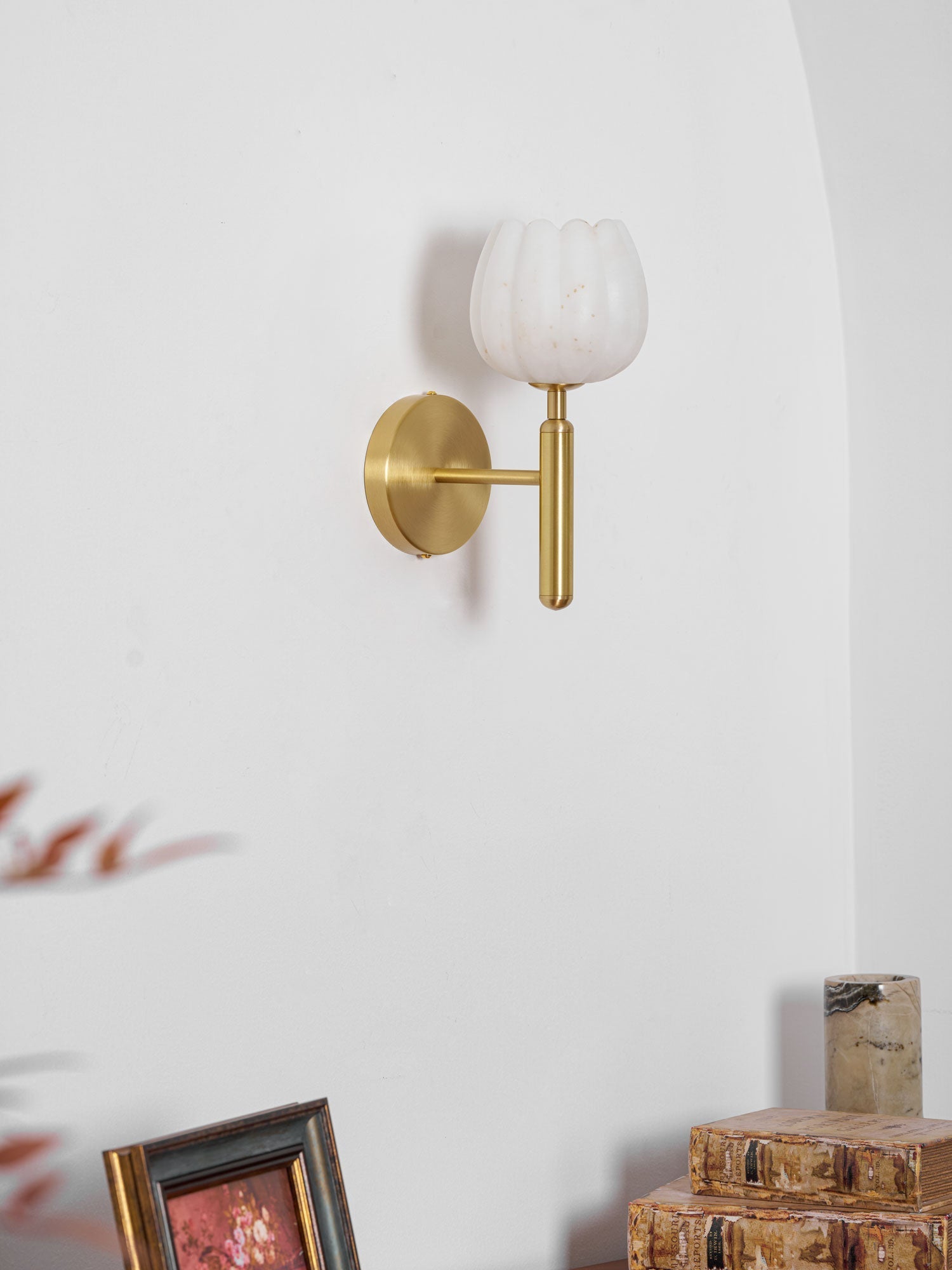 Fiore vägglampa i alabaster | Ormexis