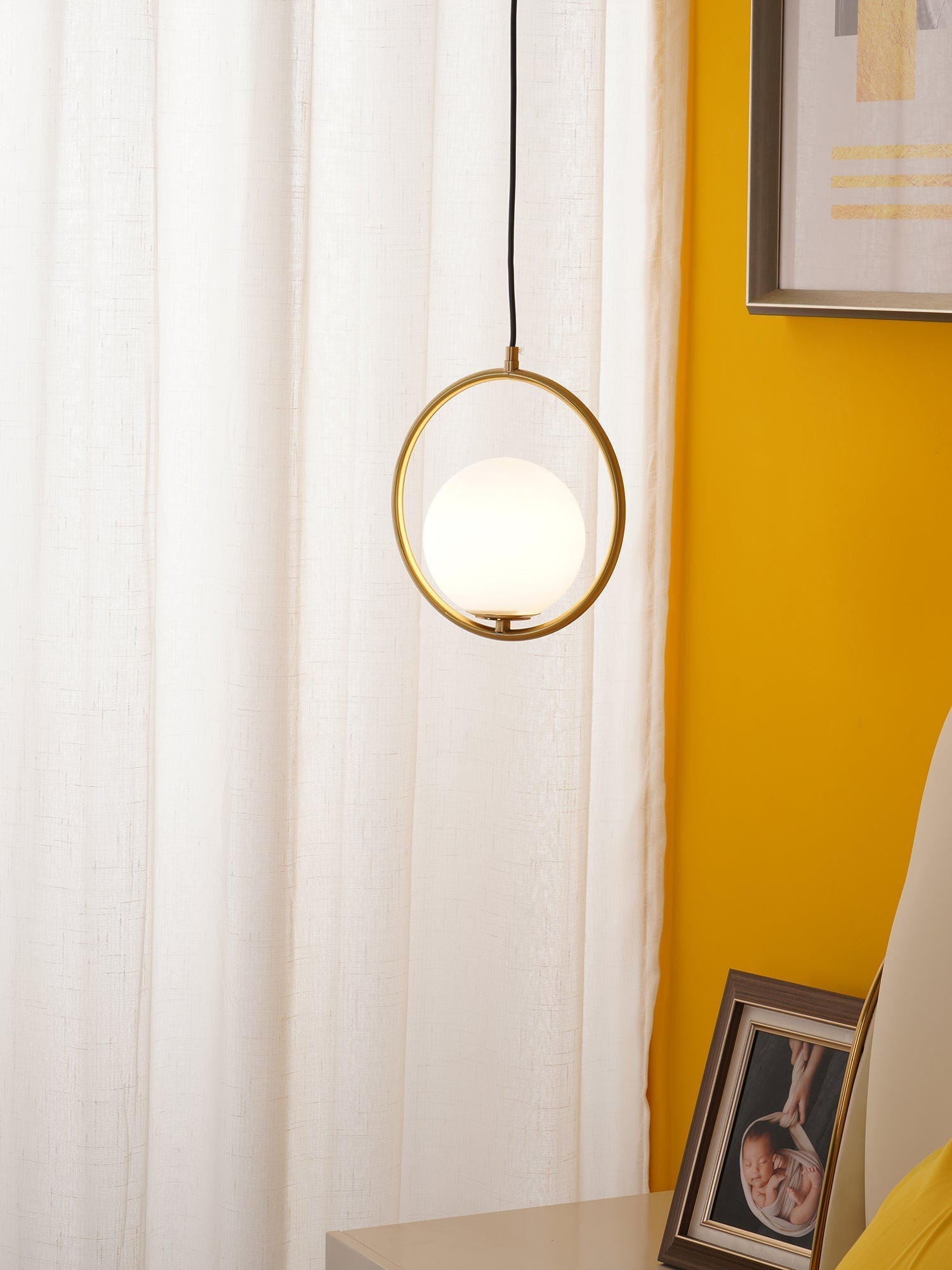 Sleek Modern Pendant Ceiling Lamp | Ormexis
