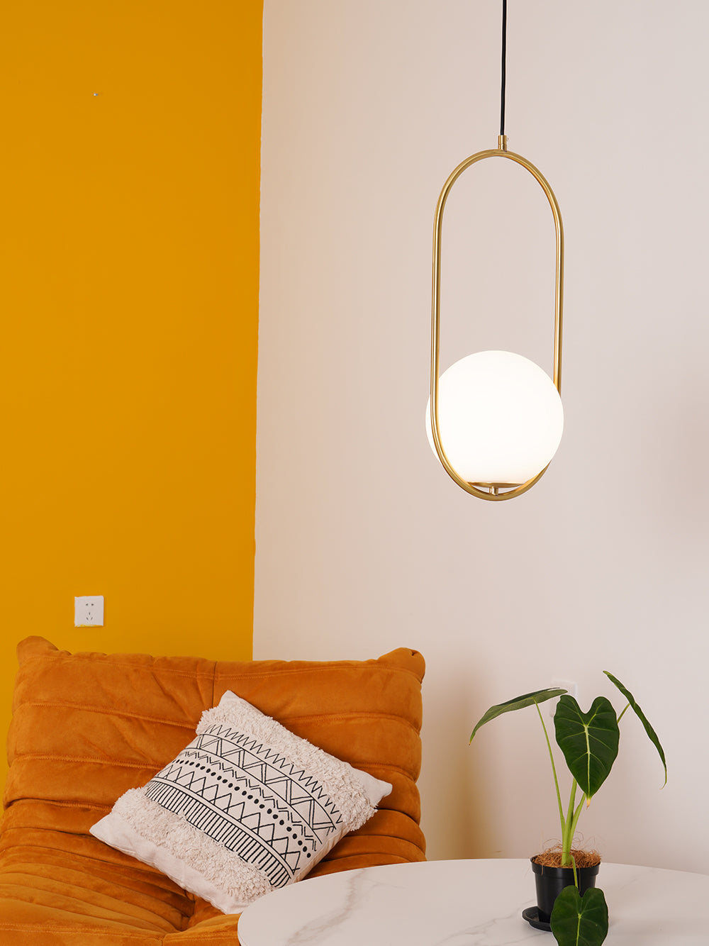 Sleek Modern Pendant Ceiling Lamp | Ormexis