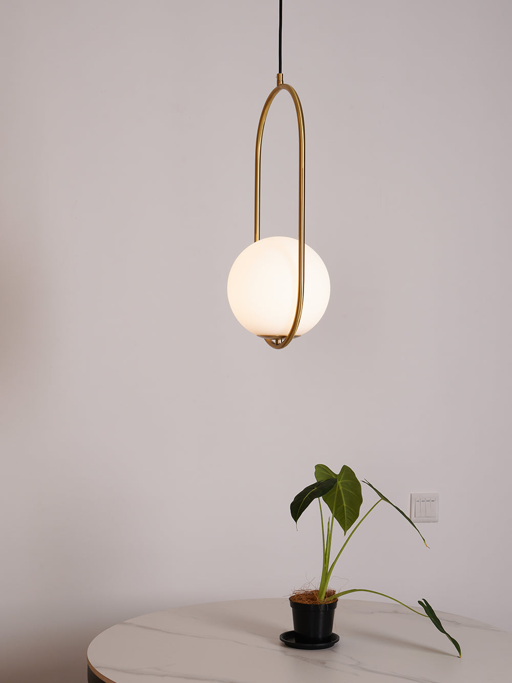 Sleek Modern Pendant Ceiling Lamp | Ormexis