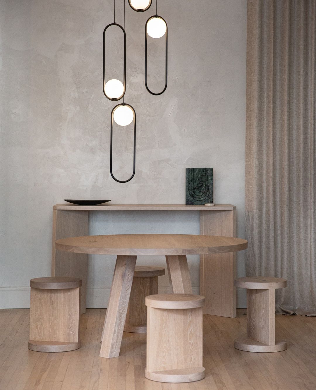 Sleek Modern Pendant Ceiling Lamp | Ormexis