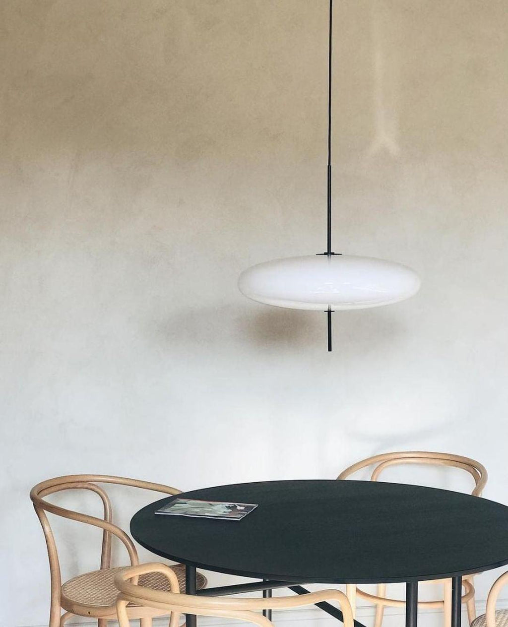 Model 2065 Midcentury-riippuvalaisin | Ormexis