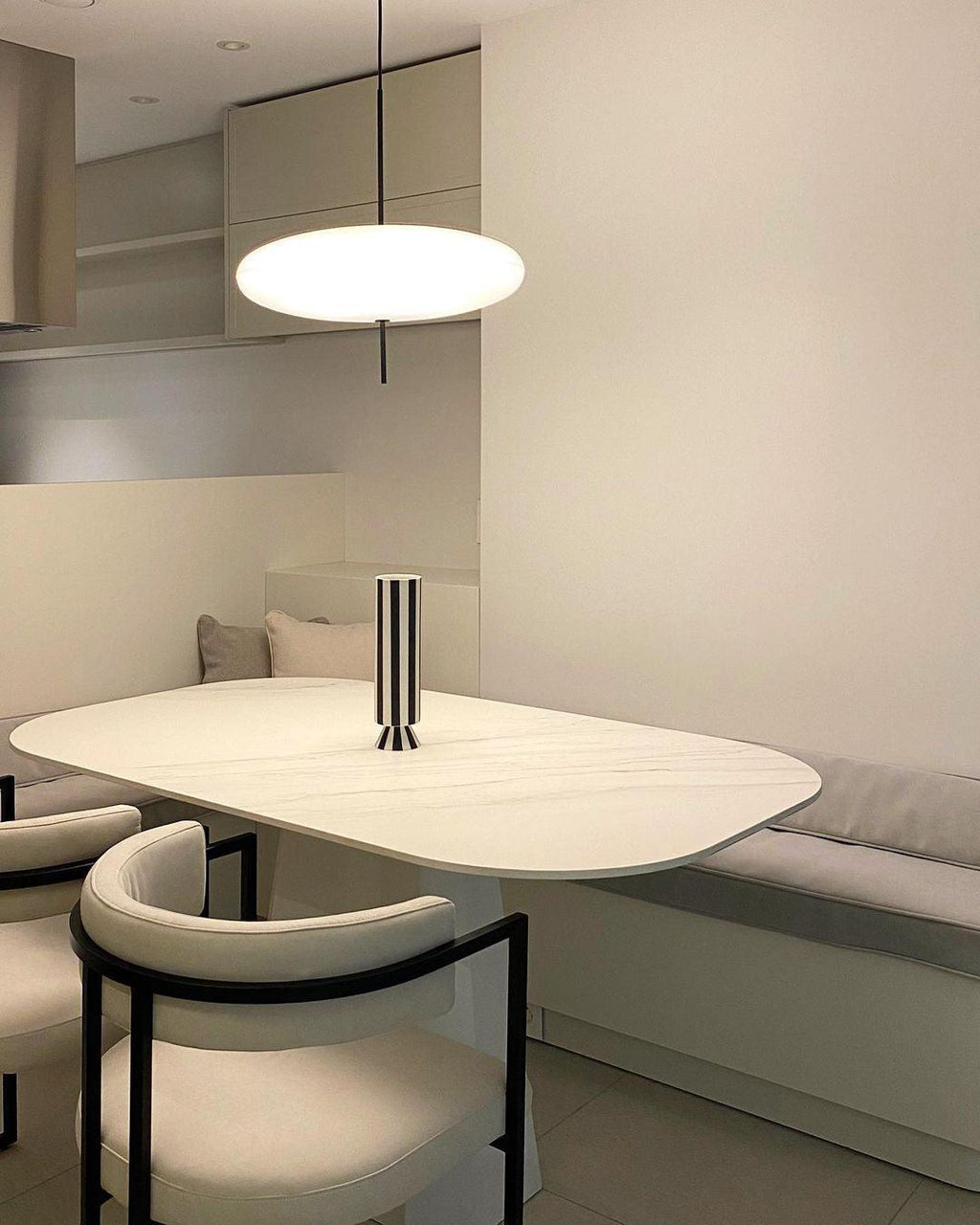 Model 2065 Midcentury-riippuvalaisin | Ormexis