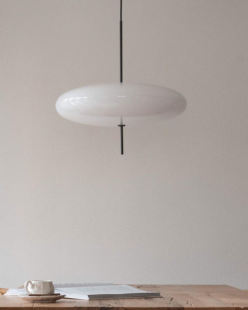 Model 2065 Midcentury-riippuvalaisin | Ormexis