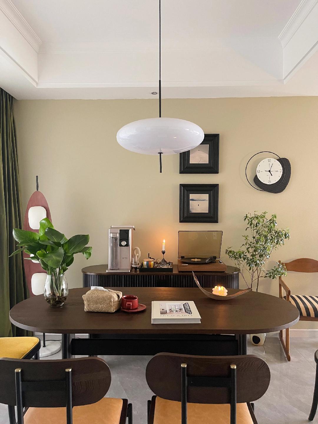 Model 2065 Midcentury-riippuvalaisin | Ormexis