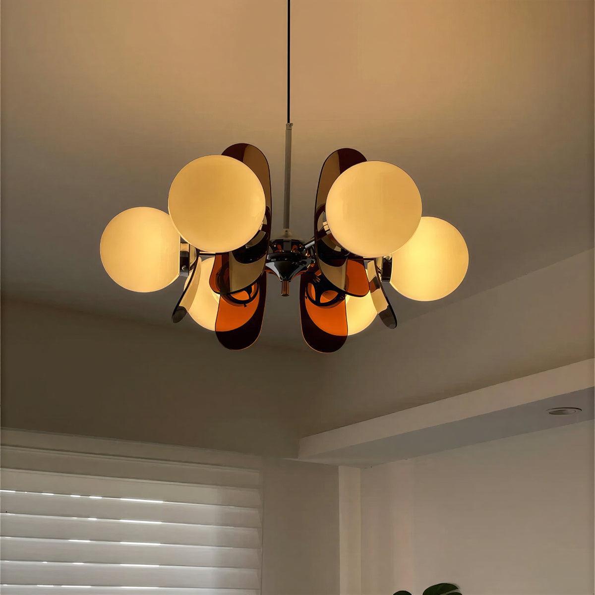 Moderne Sputnik-lysekrone med glasskuler | Ormexis