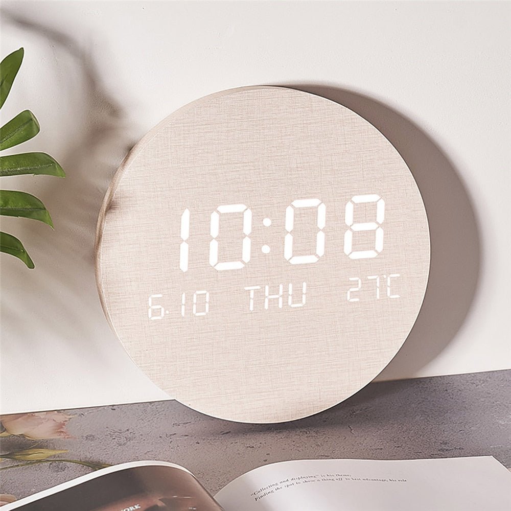 Wiederaufladbare Wanduhr mit minimalistischem Stil für mühelose Dekoration
