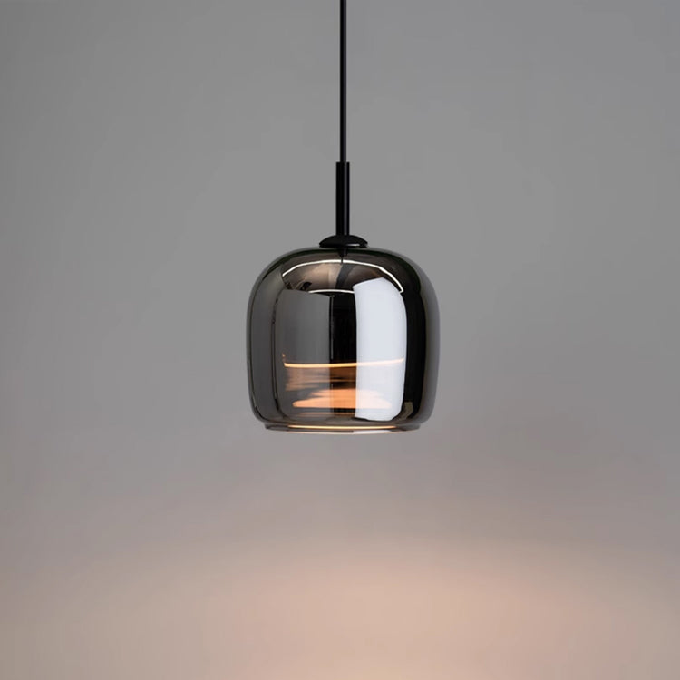 Závěsná lampa Arden Black s odstínem kouřového skla