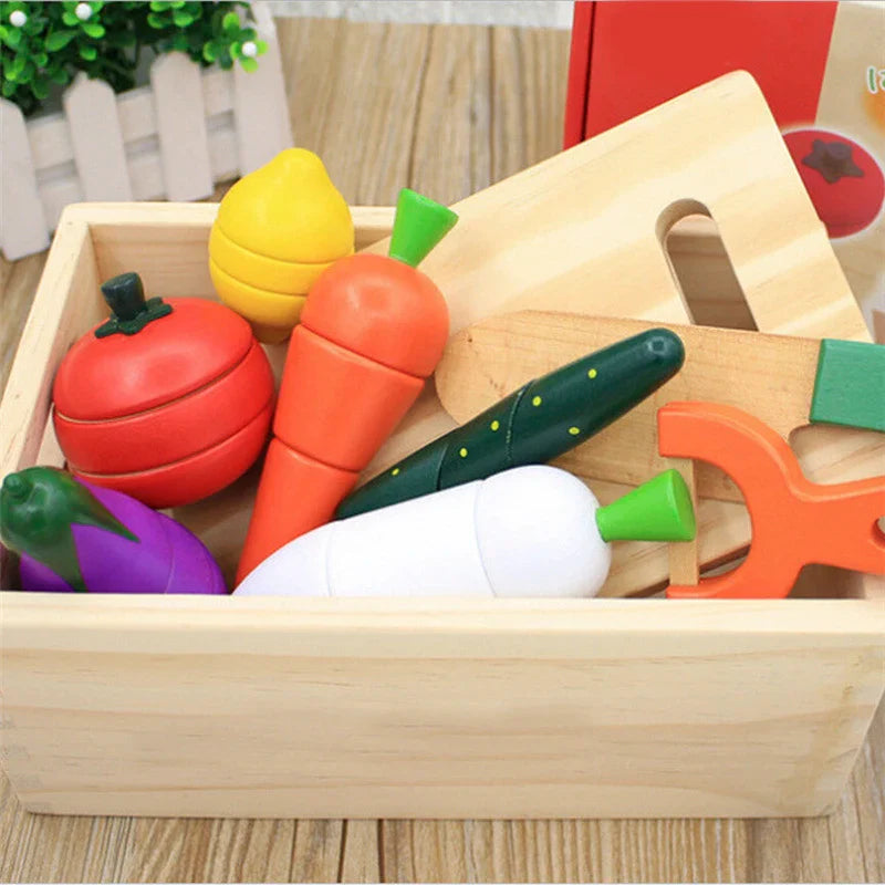 Montessori kuchyňská sada hraček s dřevěným ovocem a zeleninou na krájení