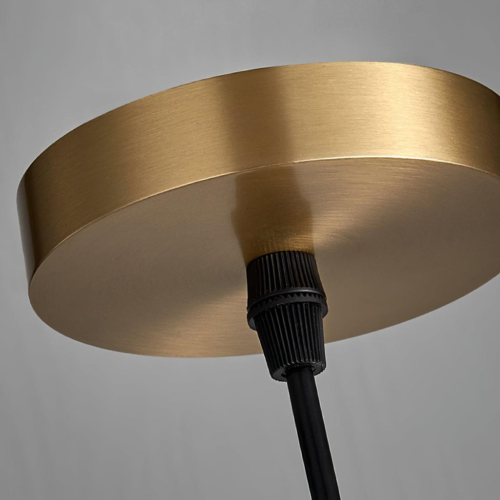 Moderne globependellampe i alabast med messingfinish | Ormexis