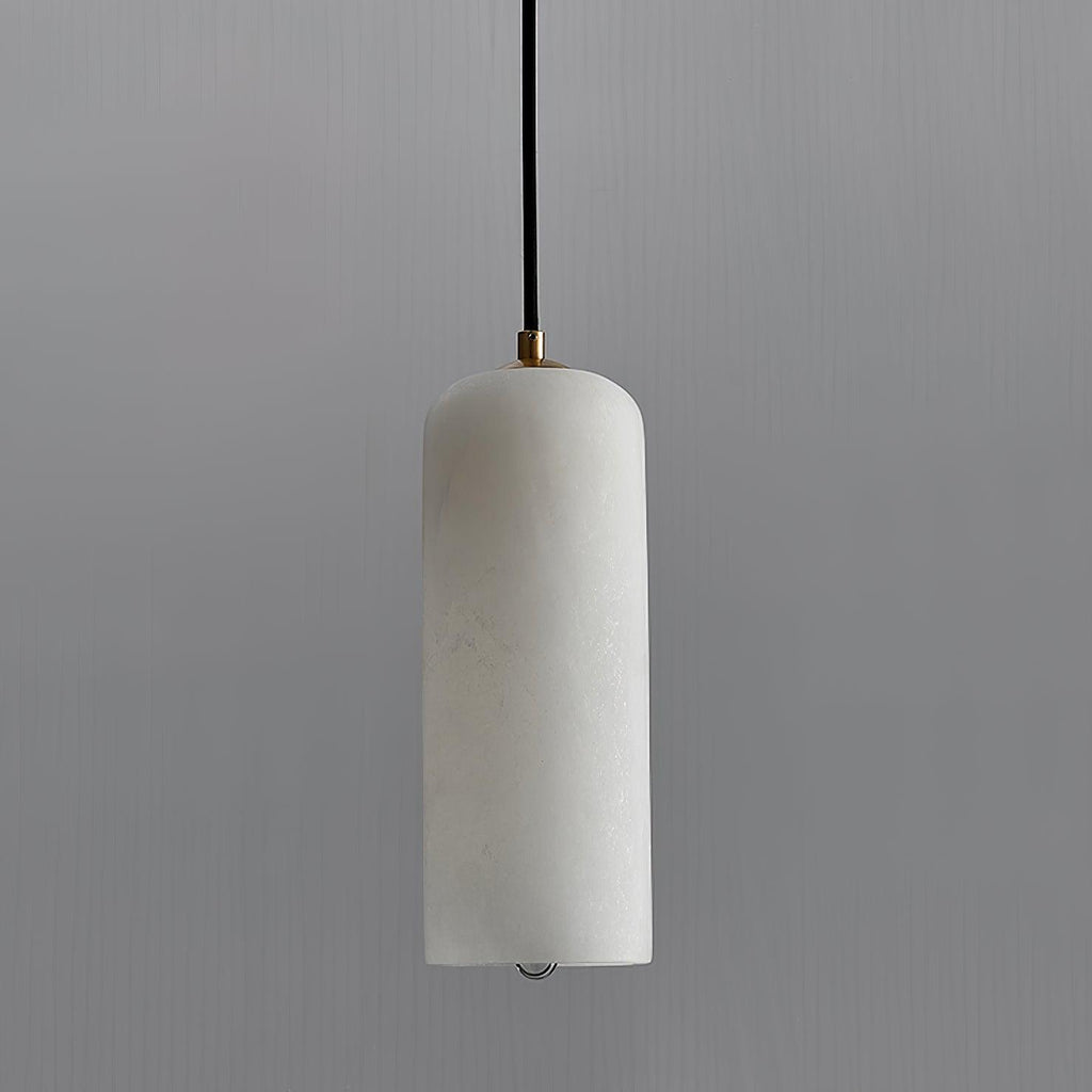 Moderne globependellampe i alabast med messingfinish | Ormexis