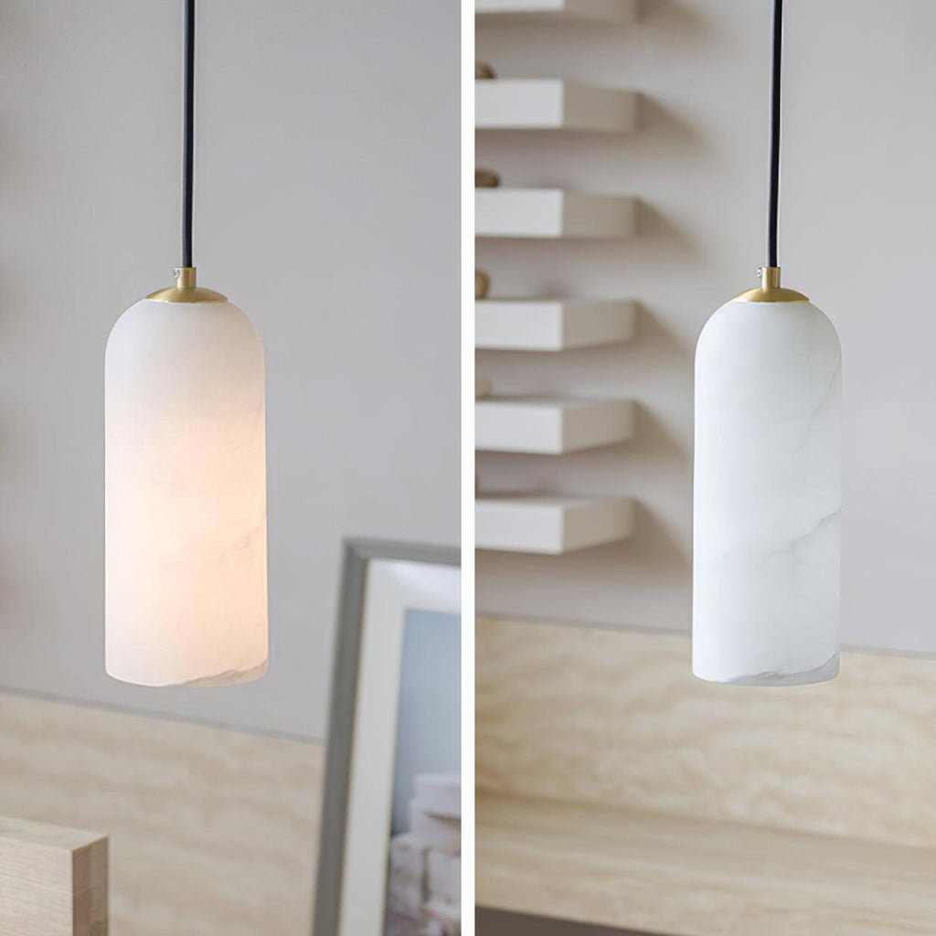 Moderne globependellampe i alabast med messingfinish | Ormexis
