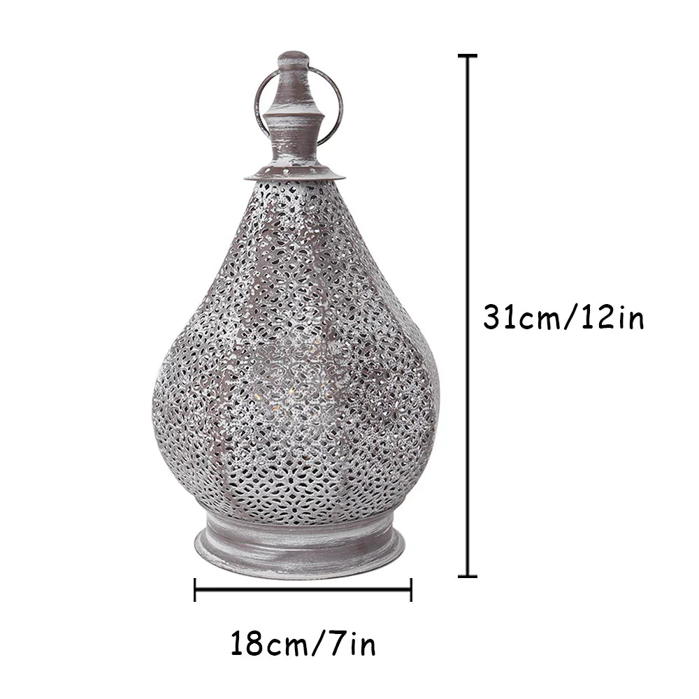 Lampe de table d'inspiration marocaine avec motifs complexes pour un éclairage chaleureux de la pièce