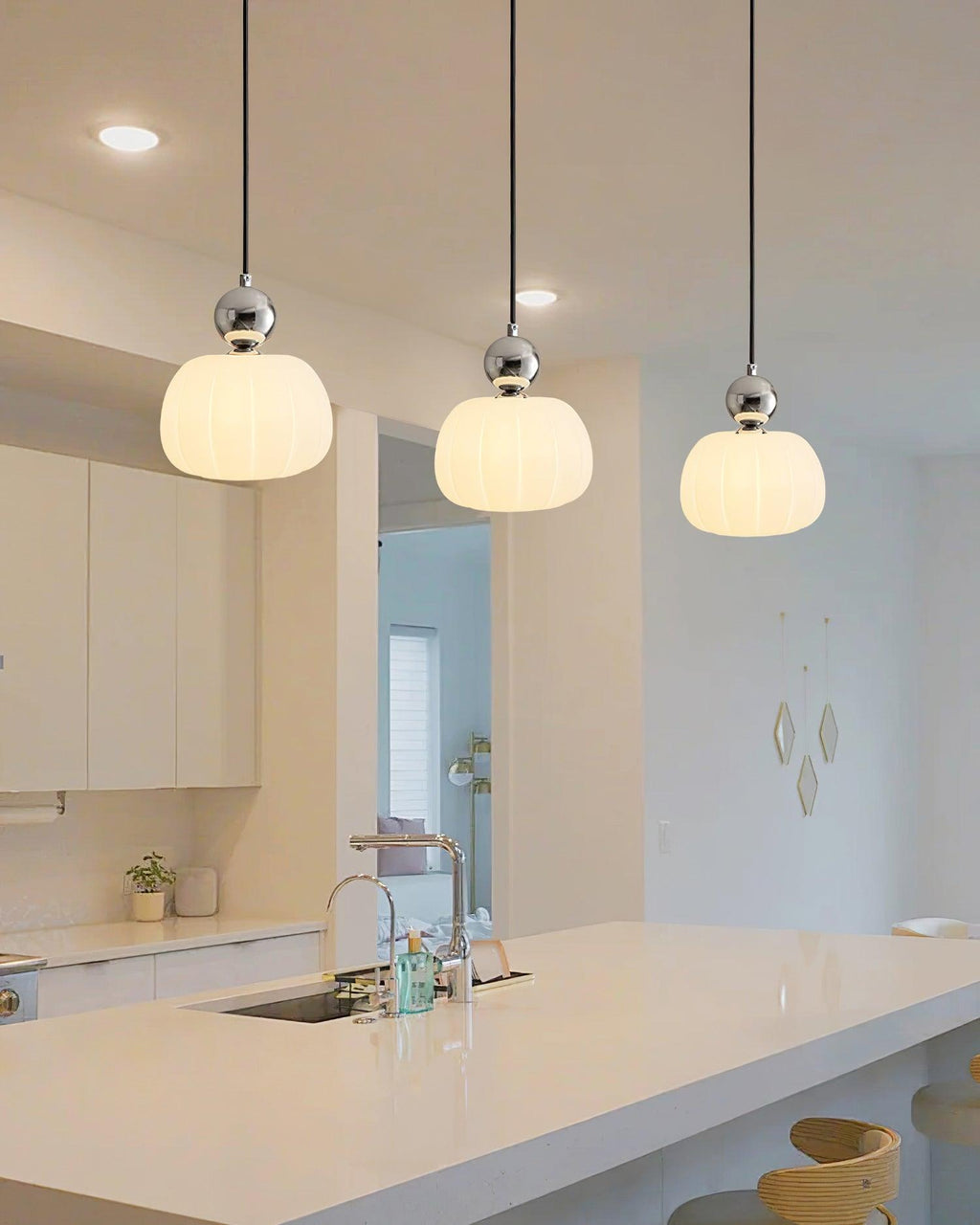 Bolvormige hanglamp met accentverlichting | Ormexis