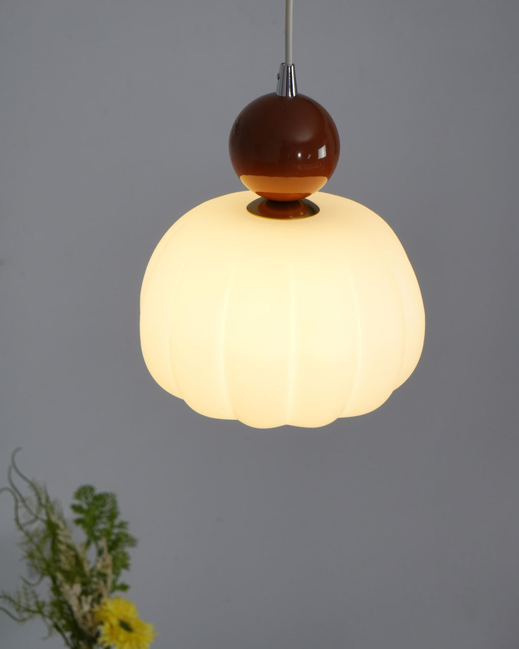 Bolvormige hanglamp met accentverlichting | Ormexis