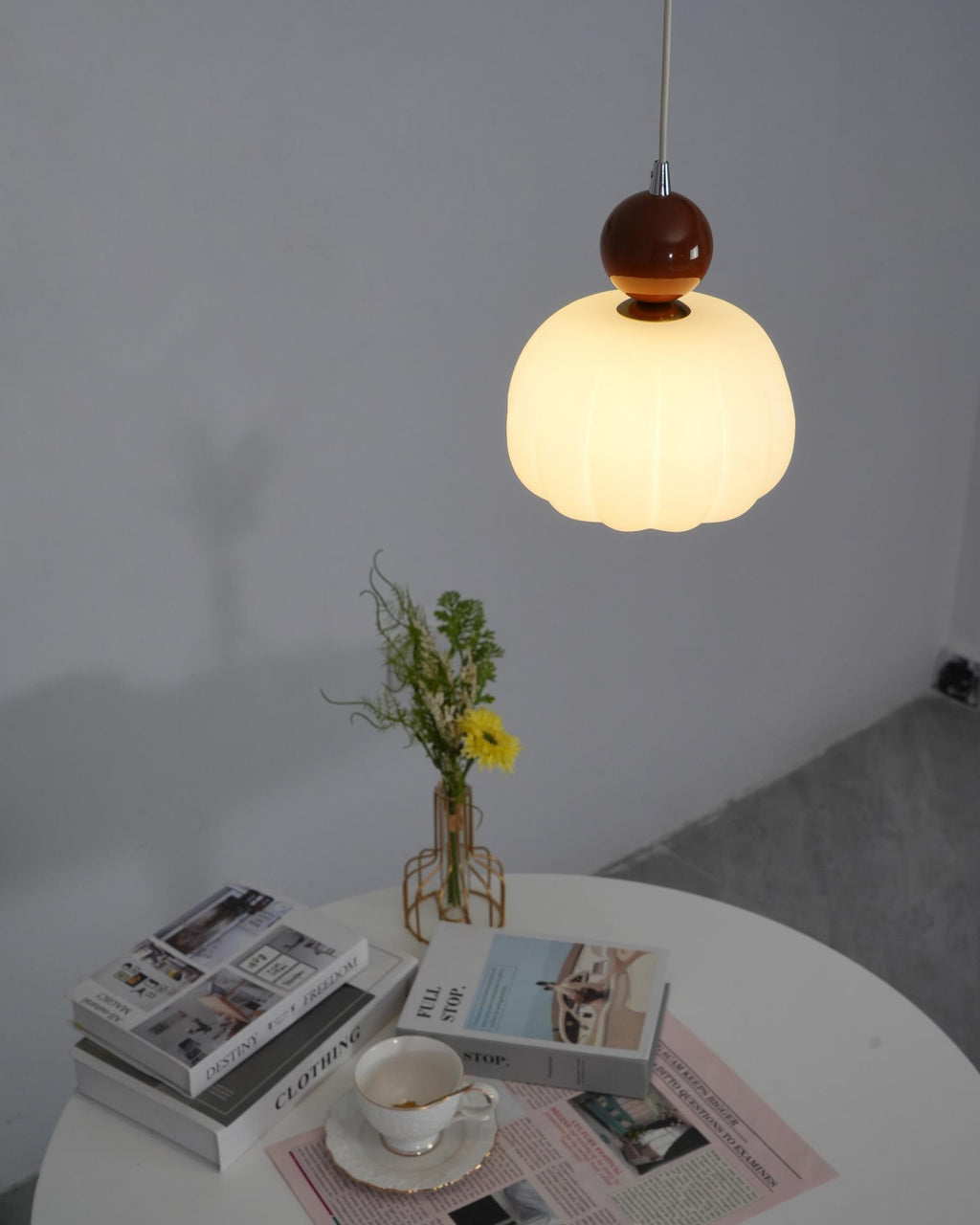 Bolvormige hanglamp met accentverlichting | Ormexis