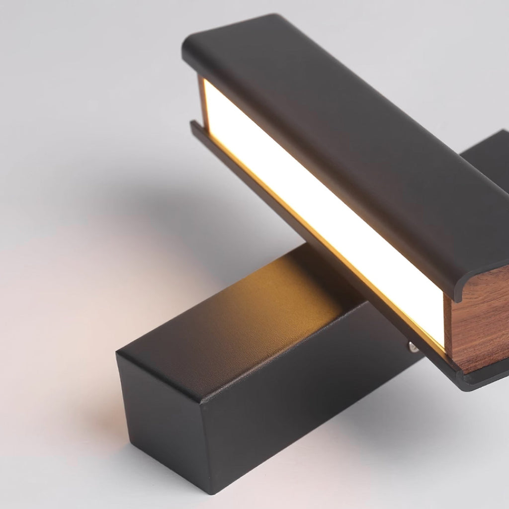 Scandinavian Angular Wall Sconce | Ormexis