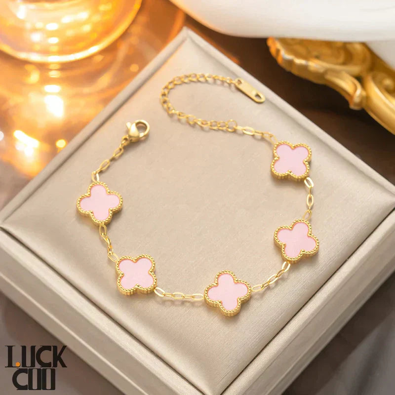 Nature's Charm Adjustable Chain Clover Bracelet For Timeless Style