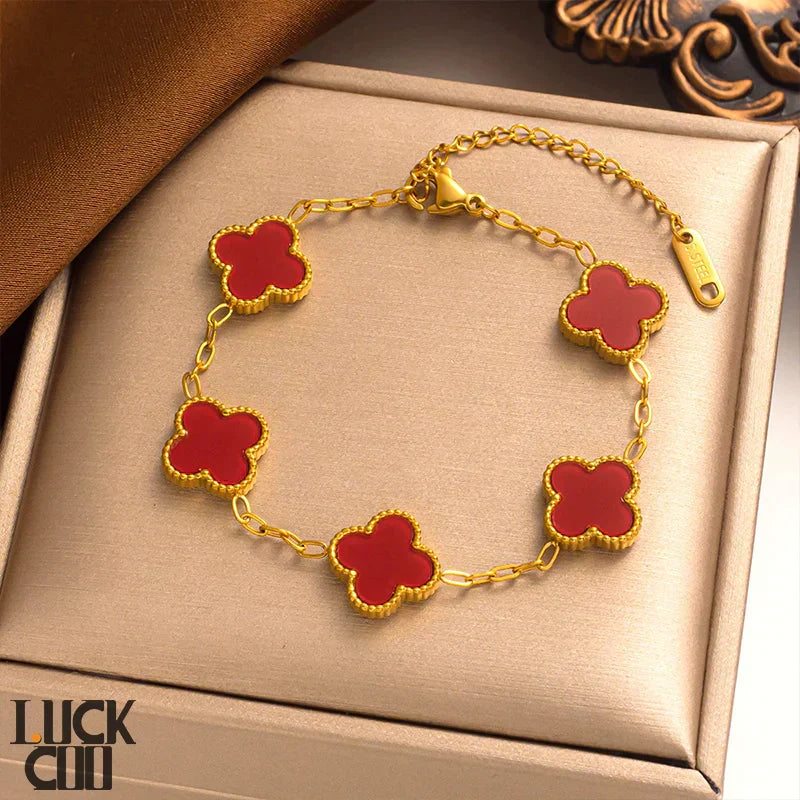 Nature's Charm Adjustable Chain Clover Bracelet For Timeless Style