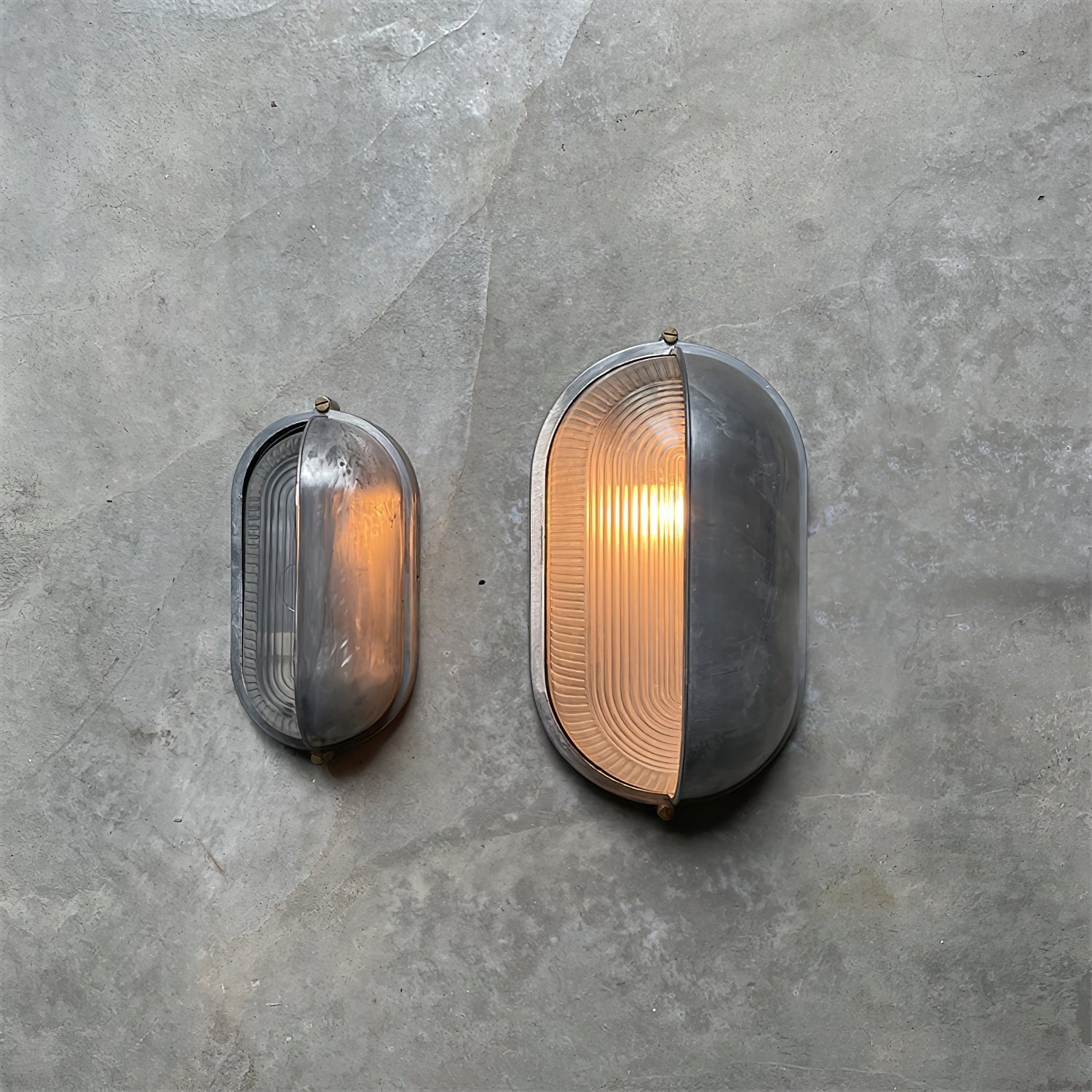 Przemysłowa lampa ścienna typu bulkhead | Ormexis