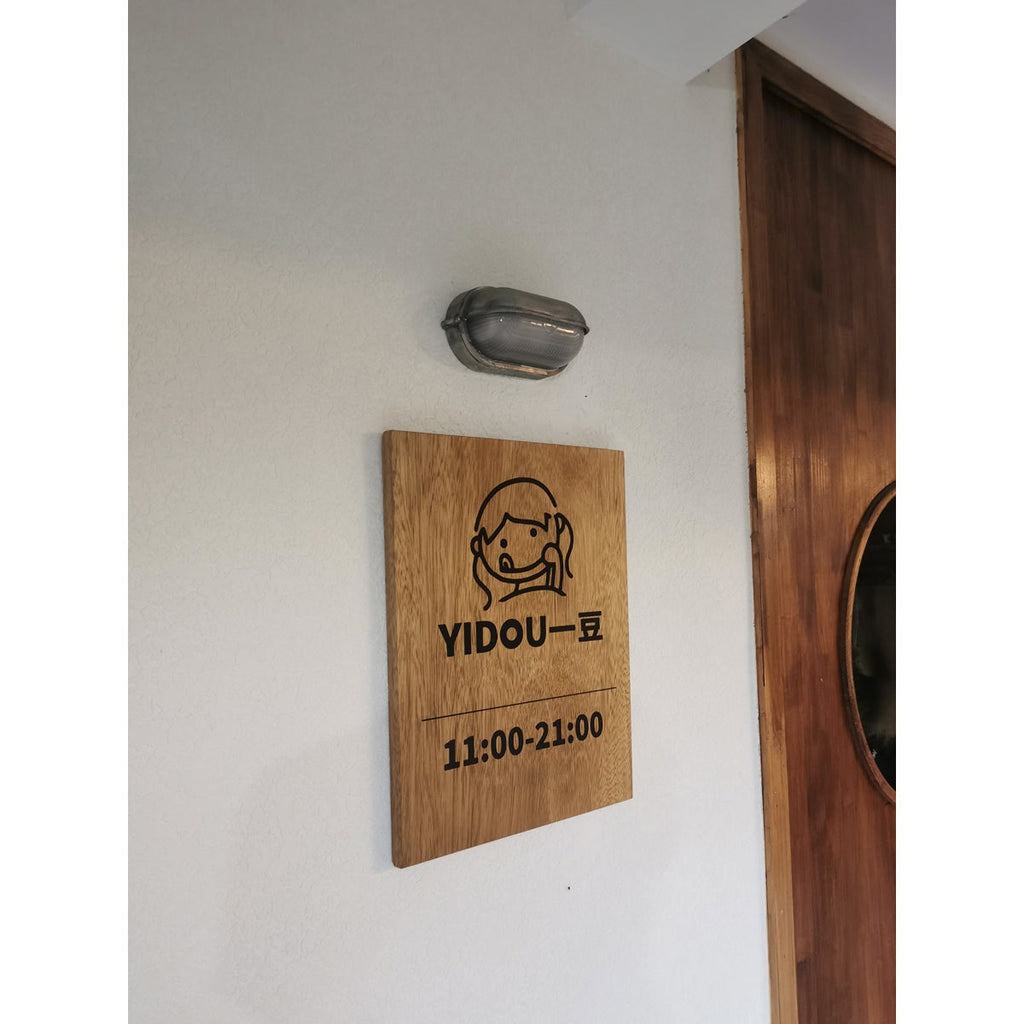 Przemysłowa lampa ścienna typu bulkhead | Ormexis