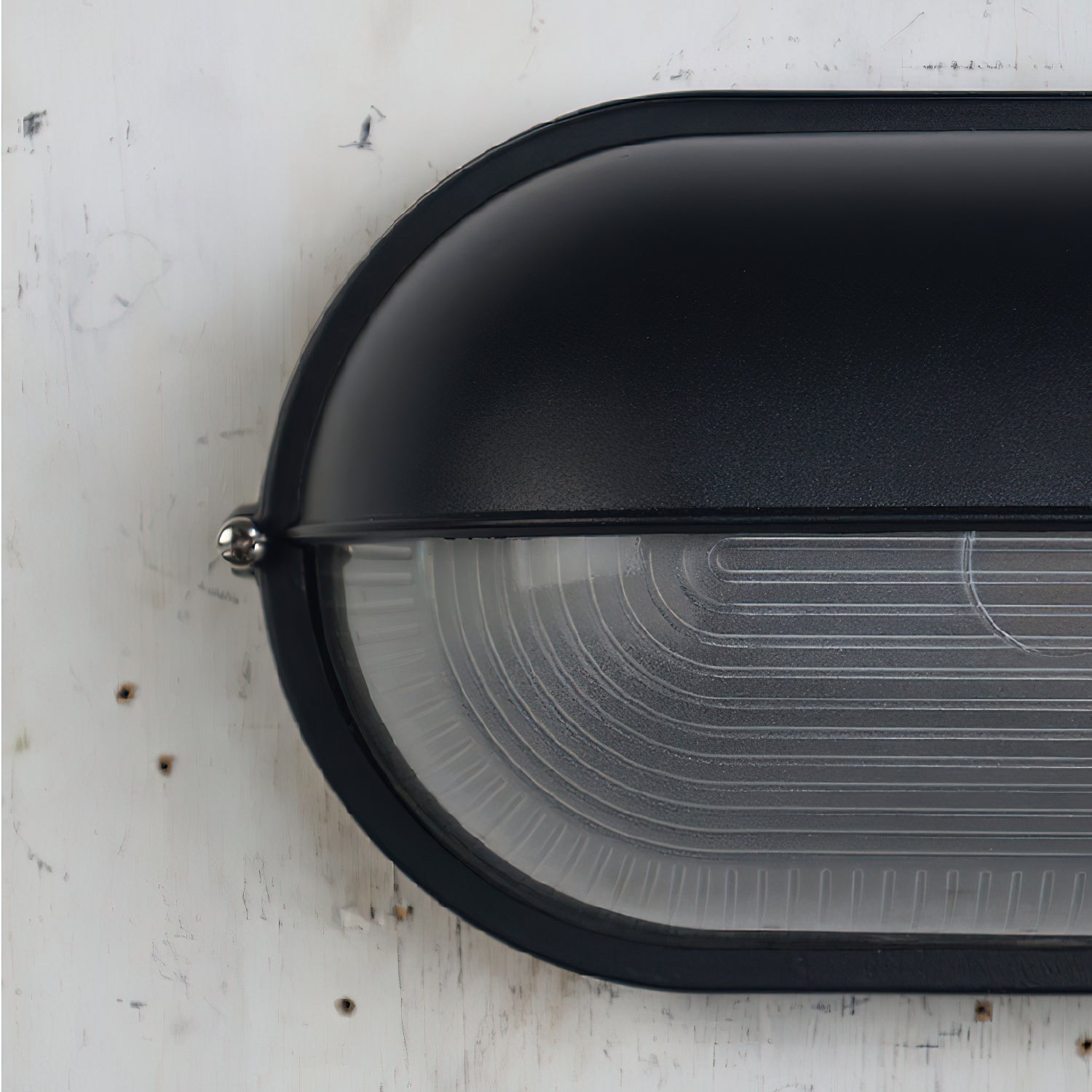 Przemysłowa lampa ścienna typu bulkhead | Ormexis