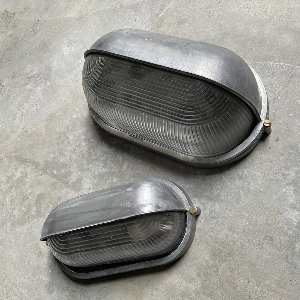 Przemysłowa lampa ścienna typu bulkhead | Ormexis