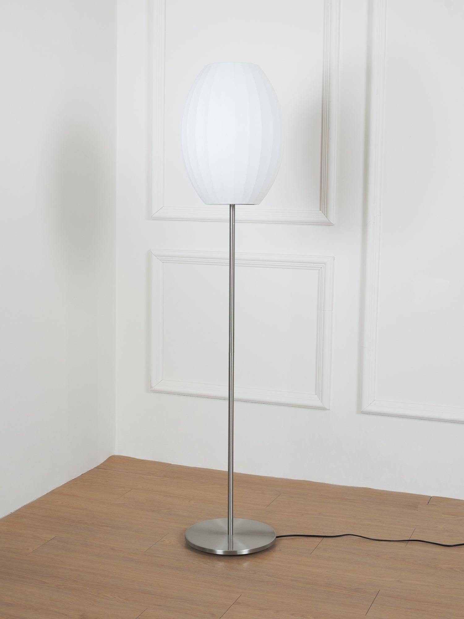 Spherical Ribbed Shade Floor Lamp | Ormexis