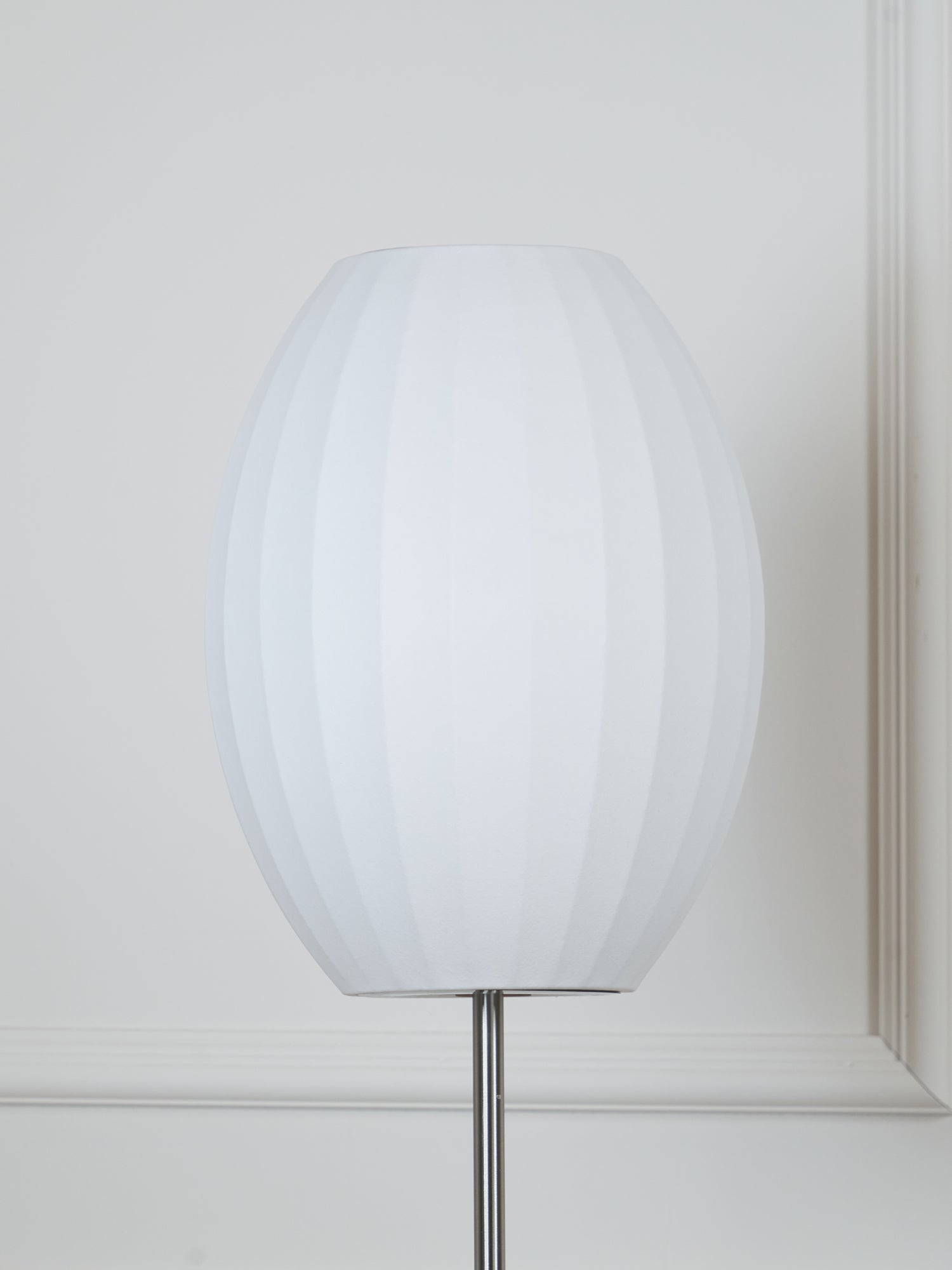 Spherical Ribbed Shade Floor Lamp | Ormexis