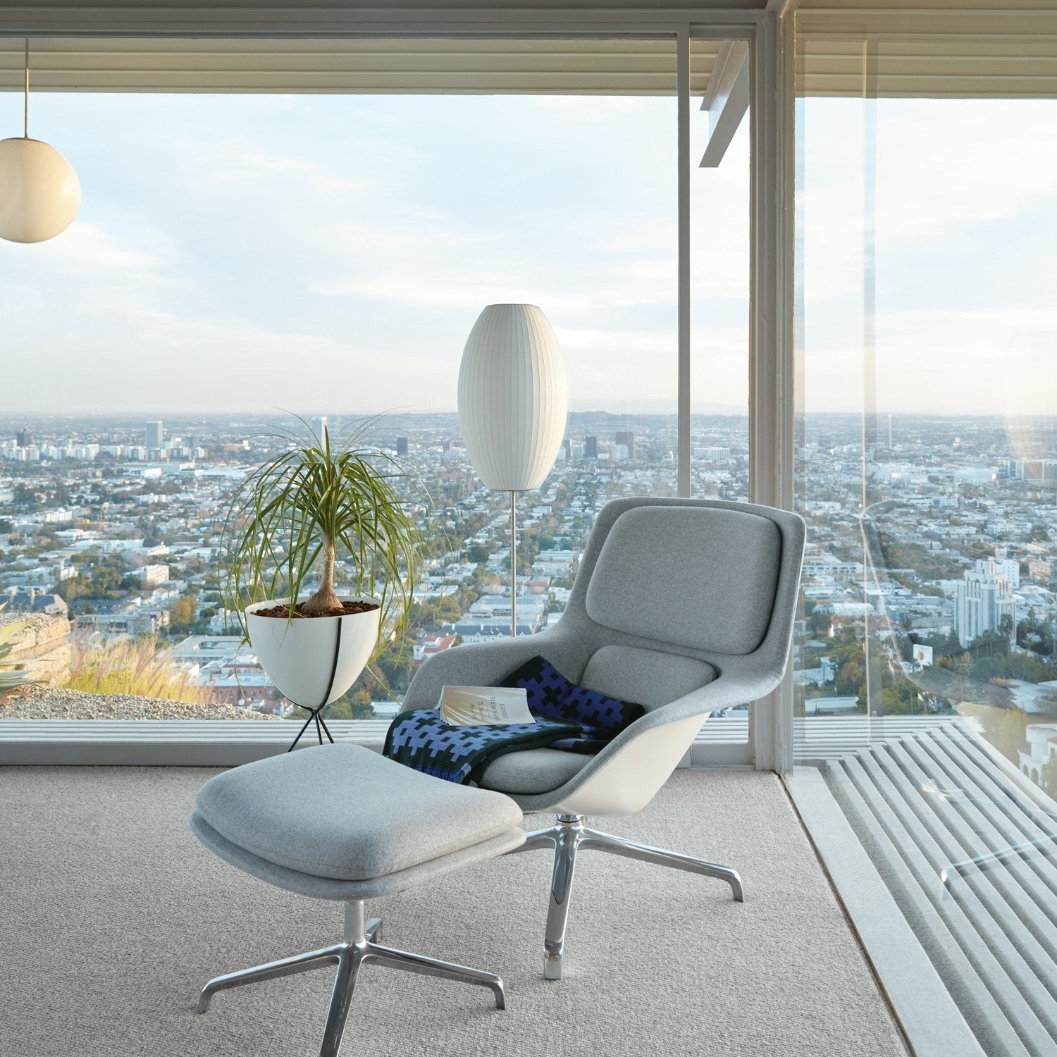 Spherical Ribbed Shade Floor Lamp | Ormexis