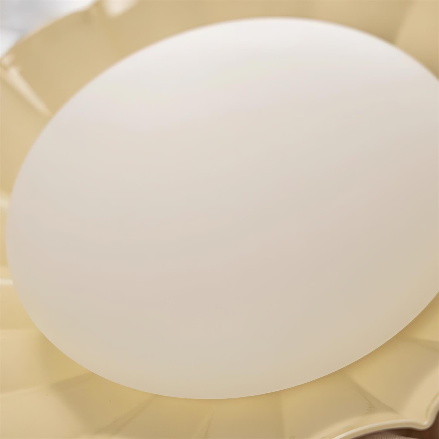 Přisazené svítidlo s vyřezávanými okvětními lístky | Ormexis