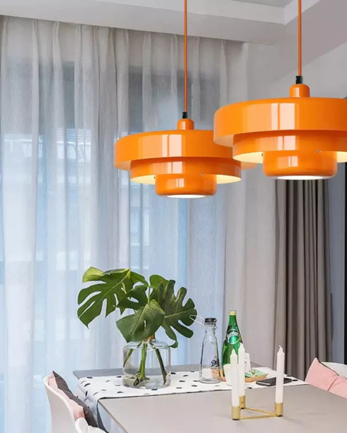Oransje hengelampe fra Marinelle med dristig, moderne vri for interiør
